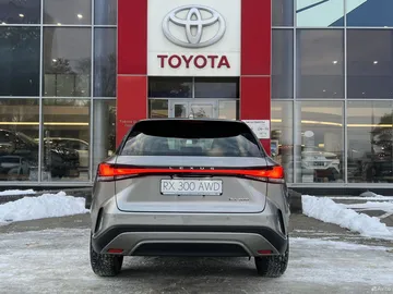 Купить Lexus RX, V Серебряный RX 300 2.0 4WD AT (247 л.с.) от 7900000 ₽. в Ставрополе