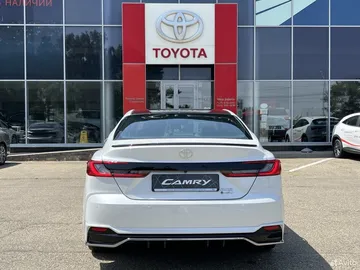 Купить Toyota Camry, XV80 Белый 2.0hyb CVT (197 л.с.) от 4350000 ₽. в Ставрополе