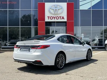 Купить Toyota Camry, XV80 Белый 2.0hyb CVT (197 л.с.) от 4700000 ₽. в Ставрополе