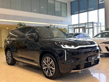 Купить Trumpchi S7, I Чёрный 1.5hyb 4WD AT (501 л.с.) от 4800000 ₽. в Ставрополе