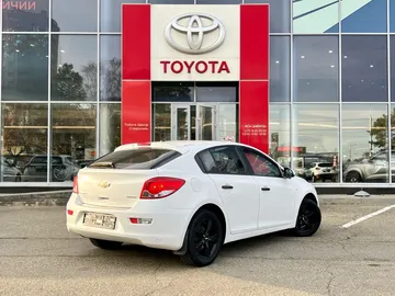 Купить Chevrolet Cruze White 1.6 MT (109 л.с.) от 590000 ₽. в Ставрополе