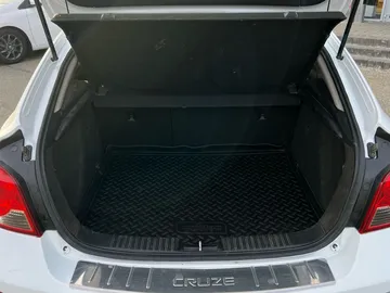 Купить Chevrolet Cruze White 1.6 MT (109 л.с.) от 590000 ₽. в Ставрополе