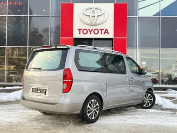 Купить Hyundai Grand Starex Grey 2.5d AT (175 л.с.) от 3450000 ₽. в Ставрополе