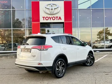 Купить Toyota RAV4 White 2.0 CVT (146 л.с.) 4WD от 1920000 ₽. в Ставрополе