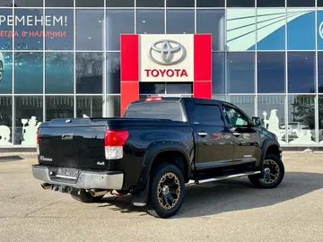 Купить Toyota Tundra Черный CrewMax 5.7 AT (381 л.с.) 4WD от 3600000 ₽. в Ставрополе